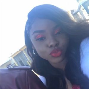 Meet your Posher, Ma’kia